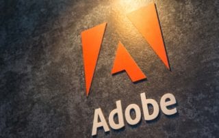 Logotipo de Adobe en una pared